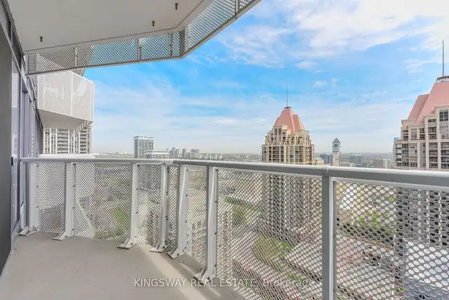 Sun-filled, high-floor 1+1 bed, 1-bath condo in Condos for Sale in Mississauga / Peel Region - Image 3