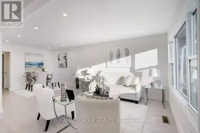 MAIN - 76 WALTER AVENUE Newmarket (Bristol-London), Ontario