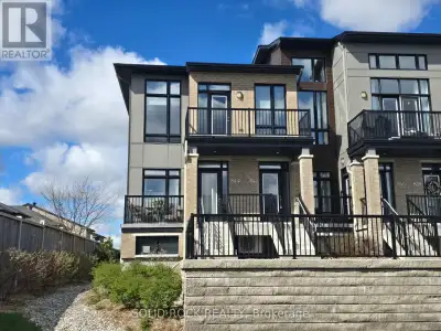 Looking for the best of both worlds? Imagine living in the hub of Riverside South, in a terrific sun...