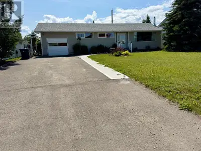 Charming 4-Bedroom Family Home in Prime Location! Welcome to this well-maintained and spacious home...