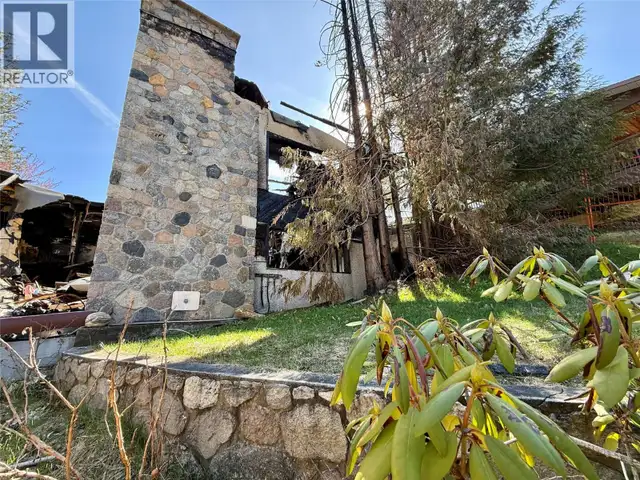 604 11th Street Castlegar, British Columbia in Land for Sale in Nelson - Image 7