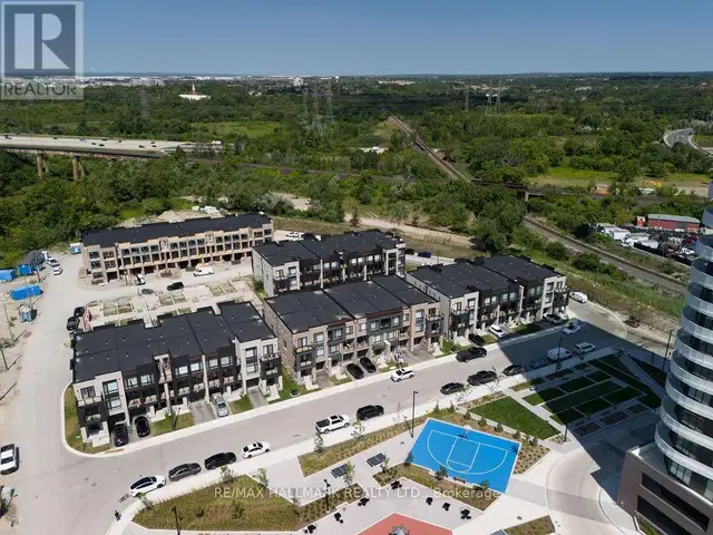 12 Dandara Gate Vaughan (Steeles West Industrial), Ontario, photo 4 of 4