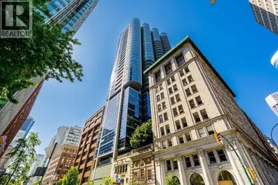 Luxury unfurnished 2 bedroom, 2 bathroom condo at Jameson House in the Downtown Vancouver Financial...