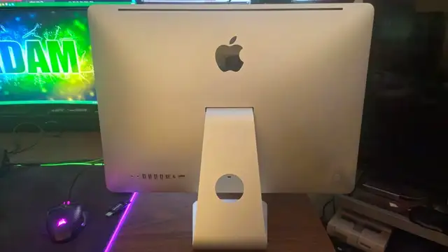 Apple iMac 2009 21.5-Inch in Desktop Computers in Markham / York Region - Image 4