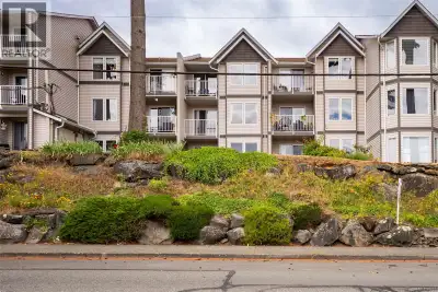 Enjoy coastal living in the heart of Chemainus. This beautiful, freshly painted, 1-bedroom, second-f...