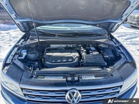 Navigate daily commutes and weekend adventures with confidence in this 2019 Volkswagen Tiguan Highli... (image 9)