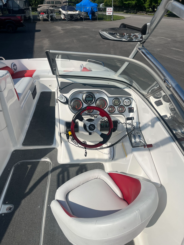 2008 SEA DOO 230 Wake in Powerboats & Motorboats in Ottawa - Image 11