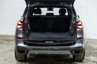 Francais: * Entretien périodique sans frais 3 ans/60k * Groupe Premium * Groupe M Sport * Groupe M S... (image 6)