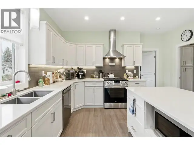 351 Warren Avenue W Unit# 14 Penticton, British Columbia in Houses for Sale in Penticton - Image 12