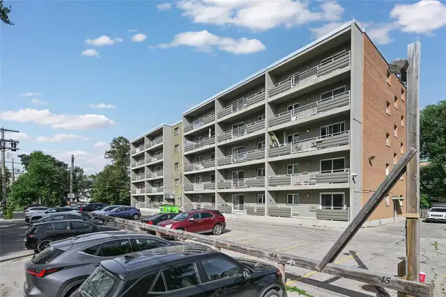 104 – 500 Stradbrook Avenue property photograph 2