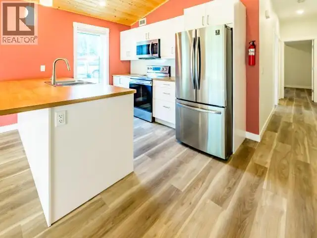 35- TAKHINI MEADOWS DRIVE Whitehorse North, Yukon in Houses for Sale in Whitehorse - Image 6