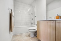 Situé au coeur de Montréal, Le Art offre cinq types de suites loft: des suites à une chambre, deux c... (image 8)