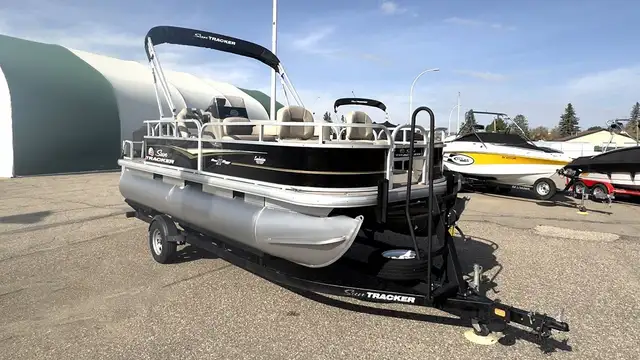 2021 Sun Tracker Bass Buggy 18 DLX Merc 40 4Stroke Command Thrus in Powerboats & Motorboats in Prince Albert - Image 3