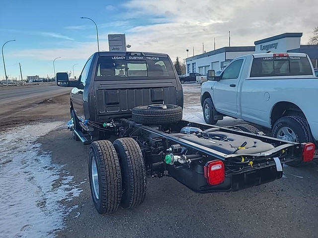 2024 Ram 3500HD Chassis Cab SLT in Cars & Trucks in Lethbridge - Image 3