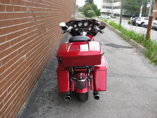 2005 Harley-Davidson CVO FLHTCSE2 in Street, Cruisers & Choppers in City of Toronto - Image 11