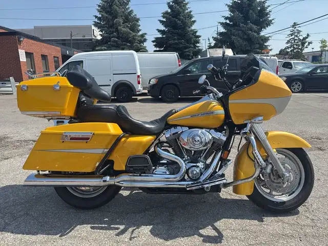 2005 Harley-Davidson Road Glide ~ ROAD GLIDE ~ 88CI ~ 2 INTO 1 ~ in Sport Touring in City of Toronto - Image 2