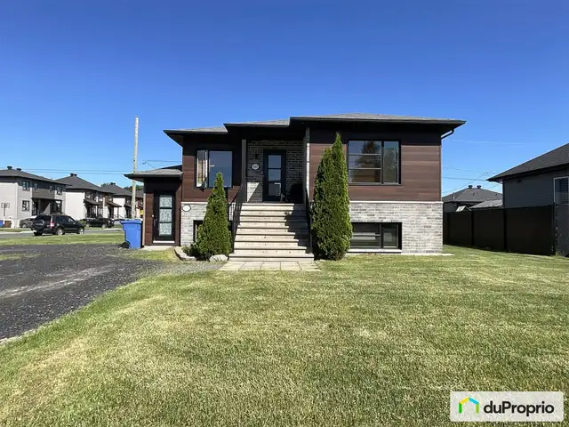 $549,999 - Duplex for sale in St-Roch-De-Richelieu in Houses for Sale in Saint-Hyacinthe - Image 2