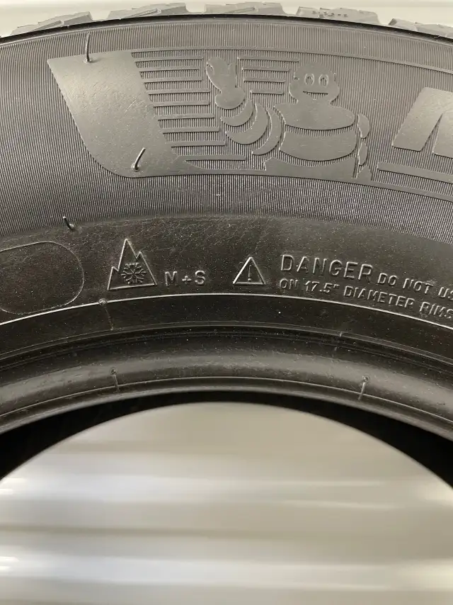 Pair2️⃣:  235/65 R17 108T  XL  Michelin X-Ice Snow SUV. in Tires & Rims in Mississauga / Peel Region - Image 5