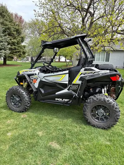 APPLY NOW: https://www.ridecollective.ca/get-pre-approved The 2018 Polaris RZR 900 S is a high-perfo...