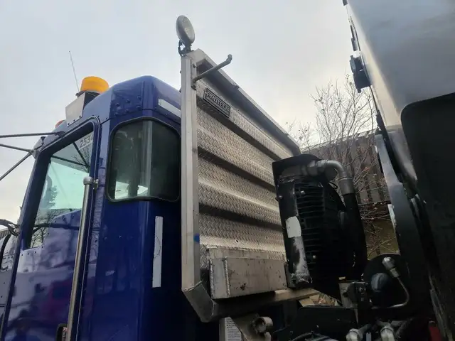 2015 Kenworth T800 Hiab Knuckleboom, 455HP, Eaton Fuller 10 Spee in Heavy Equipment in City of Montréal - Image 8