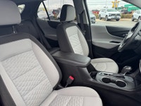 This 2019 Chevrolet Equinox LS is a smart choice for drivers who want everyday comfort, efficiency,... (image 9)