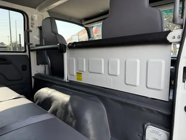 2022 Isuzu NRR CREW CAB | 16' BOX | LIFTGATE | DIESEL | 19500 GV in Cars & Trucks in Mississauga / Peel Region - Image 29