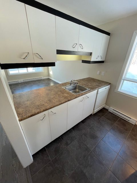 4 1/2 À Louer in Long Term Rentals in Québec City - Image 9