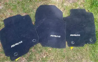 3 Toyota RAV4 car mats OEM In great shape !! $20 Pickup in Mount Pearl
