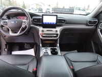 Recent Trade 2021 Ford Explorer XLT ,2.3L, 4WD, 6 passenger ! Comes with leather heated front seats,... (image 8)