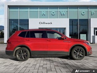 This Volkswagen Tiguan boasts a Intercooled Turbo Regular Unleaded I-4 2.0 L/121 engine powering thi... (image 8)
