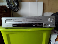 DVD VCR Combo    2 in    1