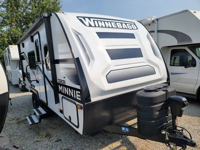 2025 Winnebago Micro Minnie 2108TB in Travel Trailers & Campers in Penticton - Image 2