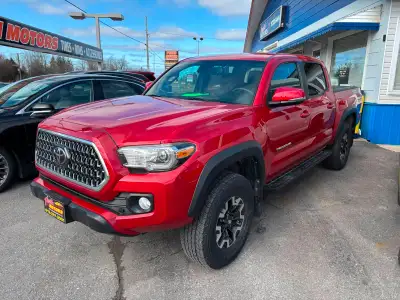 2019 Toyota Tacoma TRD 3.5L V6, 45,000 kms, red exterior with black interior. 4x4, TRD off-road pack...