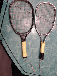 2 RACQUETS