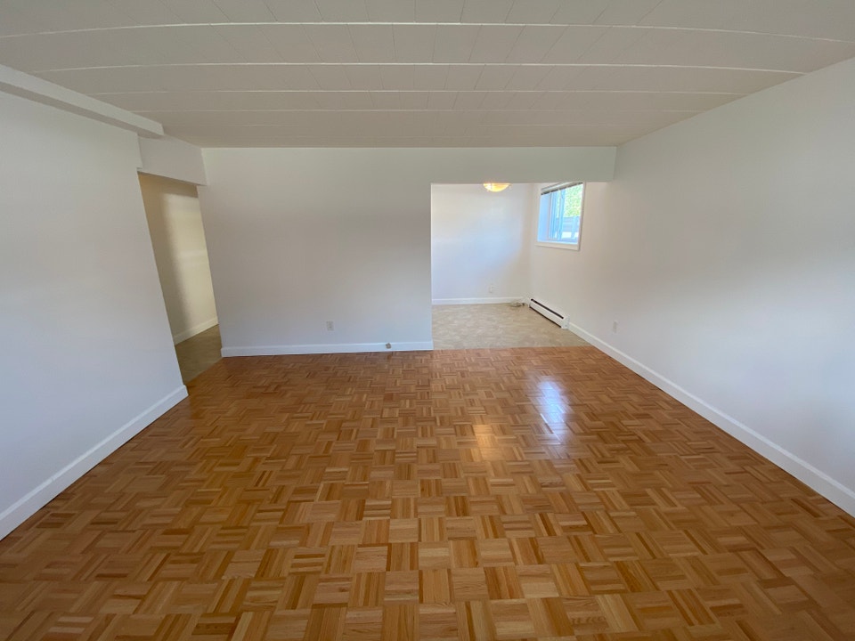 Bright 2 Bedroom Apartment in St. Catharines 5