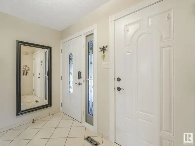 14714 46 AV NW Edmonton, Alberta62854410035587122