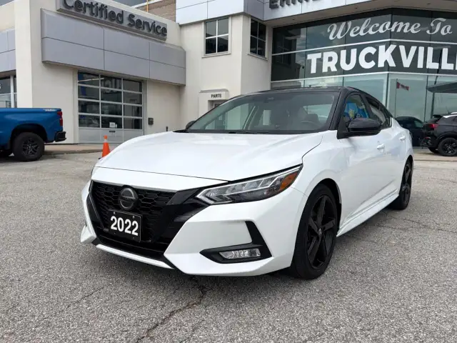 2022 Nissan Sentra 1-Owner // SR Midnight // P/Roof // 2-Tone...