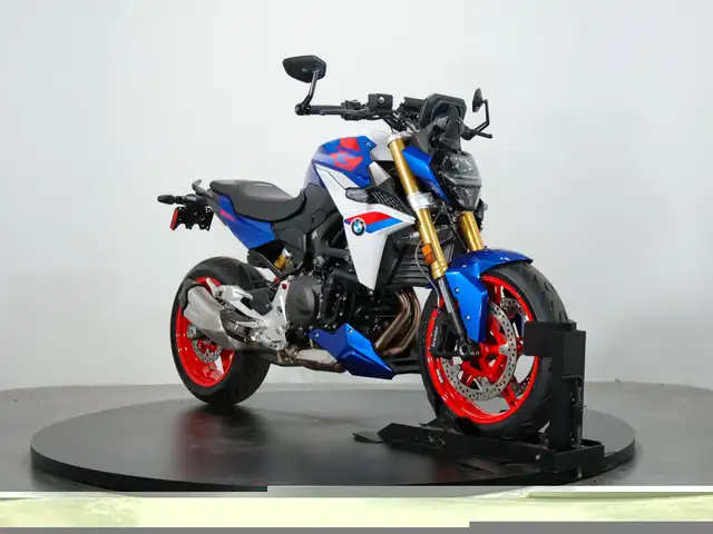 2025 BMW F900R in Street, Cruisers & Choppers in Kelowna - Image 2