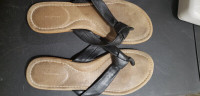 Flat Sandals with black leather straps, size 8
