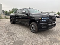 DIAMOND BLACK CRYSTAL PEARLCOAT,POWER SUNROOF,5TH WHEEL/GOOSENECK TOWING PREP GROUP -inc: Pickup Box... (image 2)