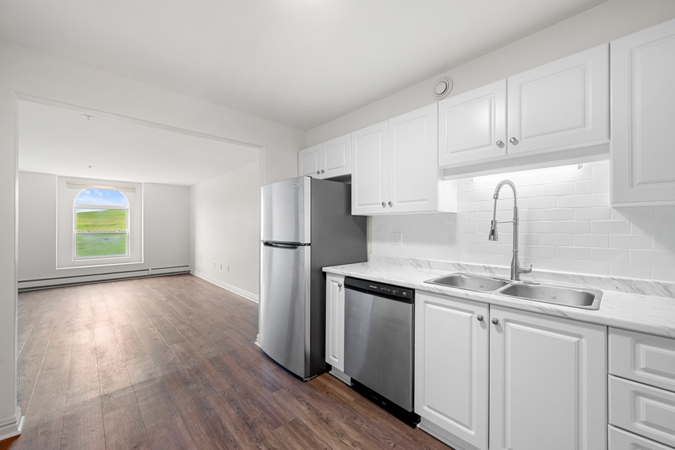 Available Now 1 & 2 Bedroom Apartments – Harbour Ridge 4