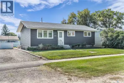 Welcome to this charming 4-bedroom, 1-bath bungalow located in the friendly community of St. Louis,...
