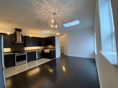 BEDROOMS/BATHROOMS: - 2 Bedrooms - 1 Bathroom (3pc) PRICING: - $2650 per month UTILITIES: - Heat, Hy...