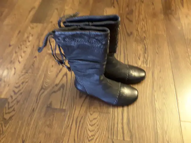 Brand New Women leather winter boots Size 9 in Women's - Shoes in Calgary - Image 2