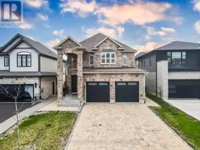 Welcome to this stunning, newly built home in the sought-after Rolling Meadows community of Thorold,...
