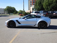 2017 Chevrolet Corvette Grand Sport 3LT Track-ready performance meets pure driver engagement in this... (image 6)