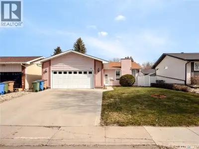 Welcome to 95 Pappas Crescent! A beautifully maintained family home tucked away on a quiet crescent...