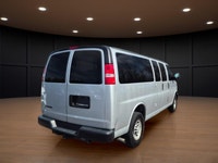 Price includes $1,000 finance credit. Price does not include fees or taxes. The 2022 Chevrolet Expre... (image 4)