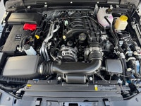 This 2026 JEEP GLADIATOR SPORT 4X4 has the following options Cloth Low-Back Bucket Seats, Remote Sta... (image 7)