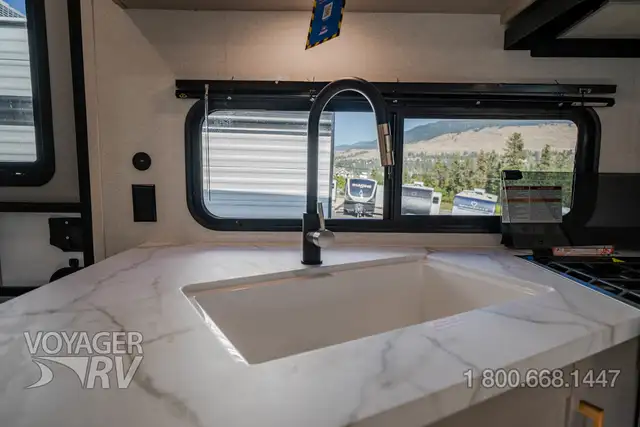 2027 Jayco Jay Flight 280BHSW Elite GL in Travel Trailers & Campers in Kelowna - Image 9
